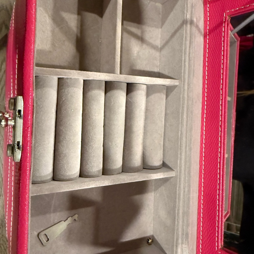 Elegant Pink Jewelry Box - Picture 6 of 10